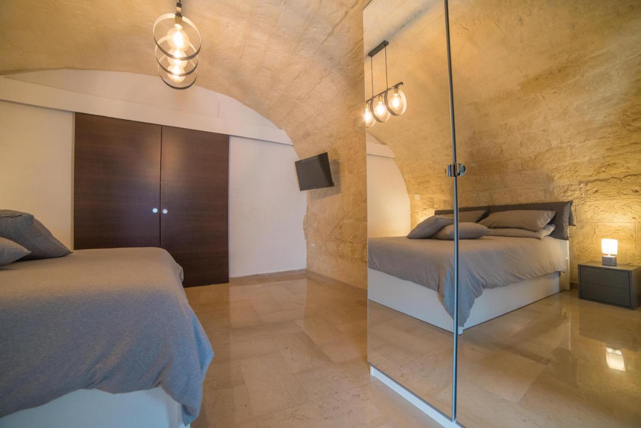 A Due Passi Dal Mare Hotel Трани Екстериор снимка