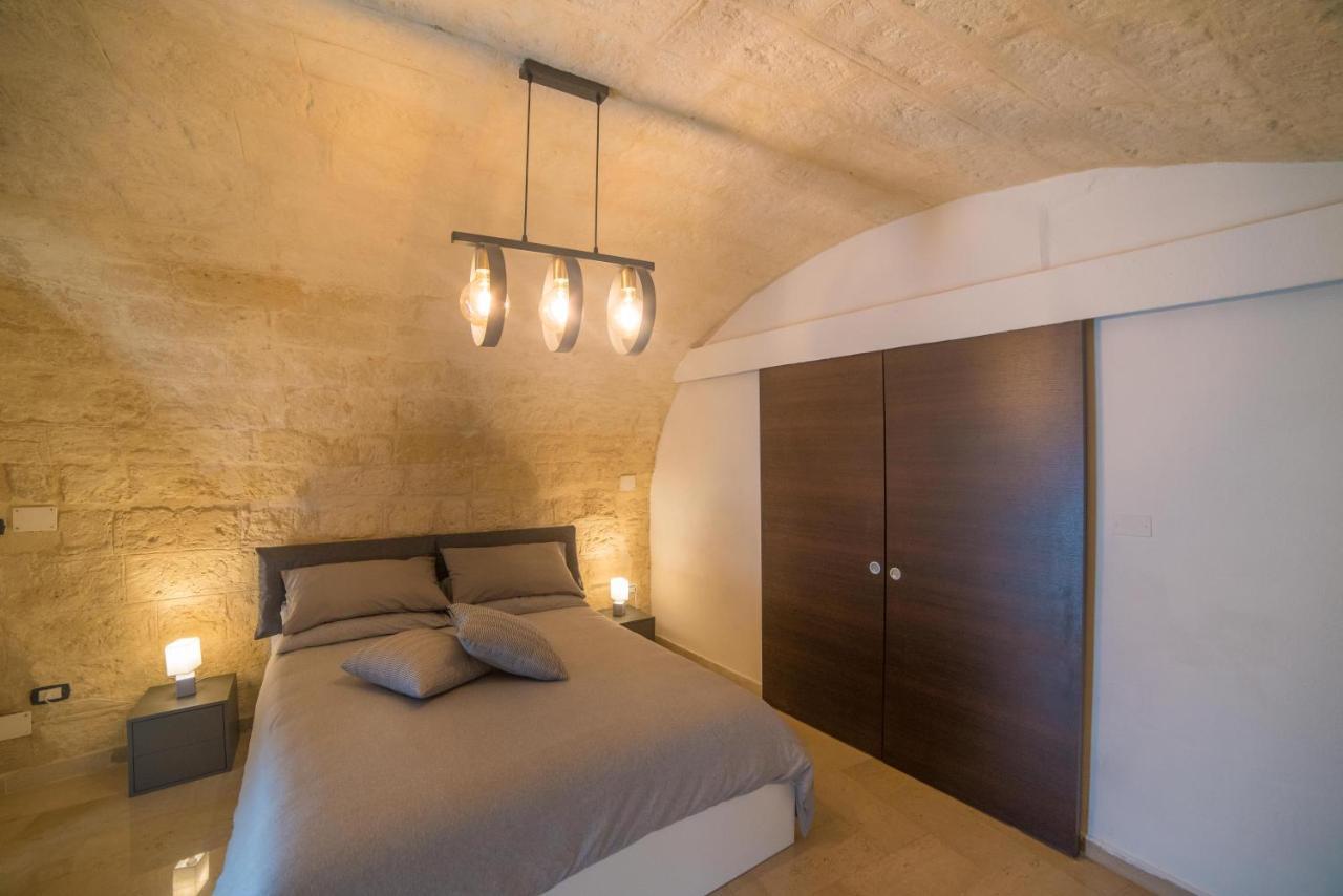 A Due Passi Dal Mare Hotel Трани Екстериор снимка